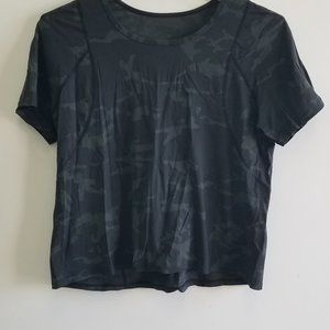 Lululemon Outrun the Heat Short Sleeve Incognito Camo Multi Gator Green 10 EUC